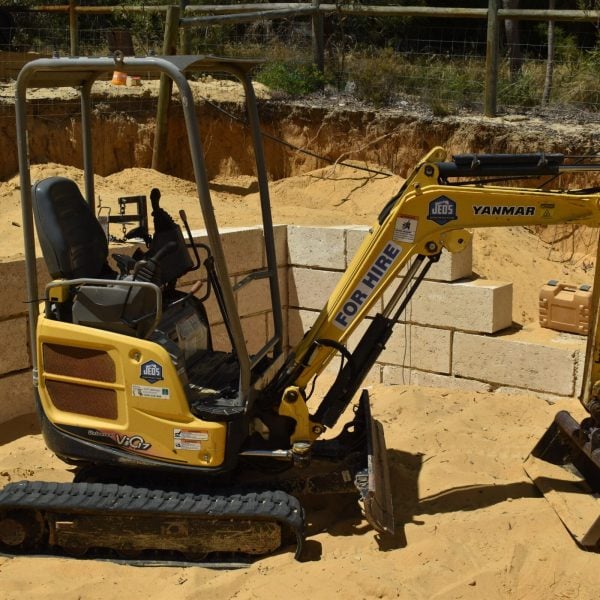 1.7 Tonne Excavator - Earthworks & Earthmoving Equipment Hire Perth - JEDS Contracting